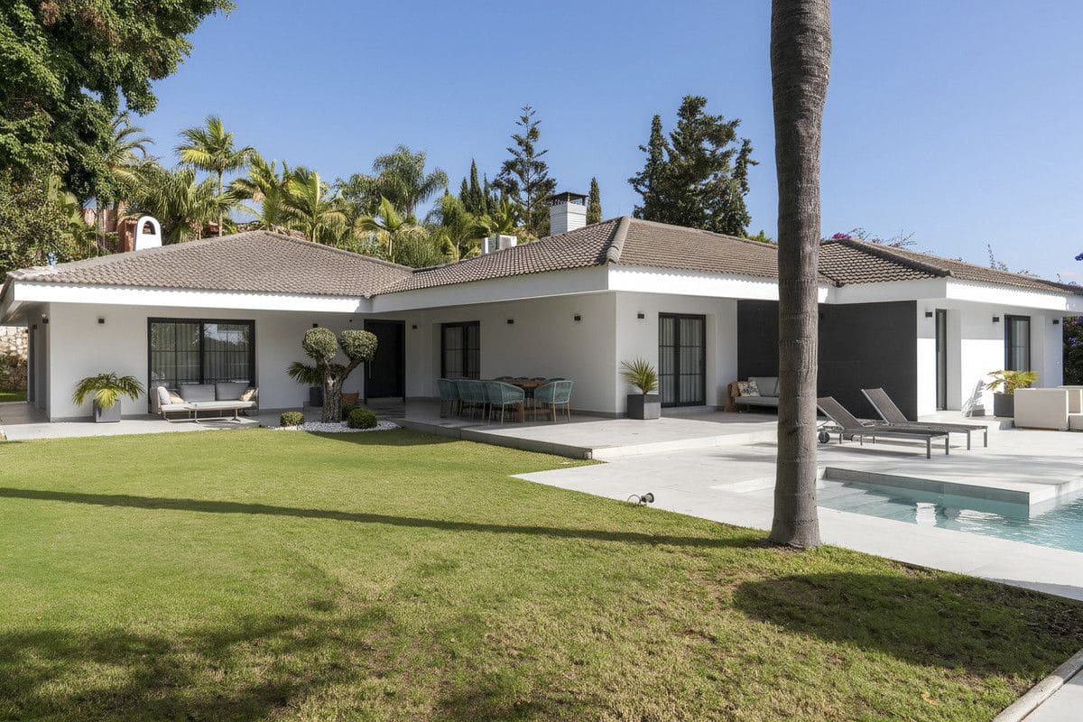 5 sypialnia Willa na sprzedaż w Marbella z basenem garażem - 5 950 000 € (Ref: 9688706)