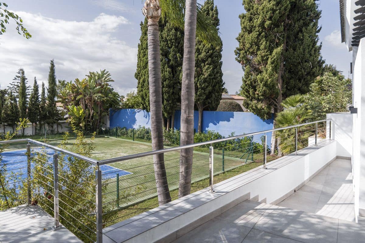 5 sypialnia Willa na sprzedaż w Marbella z basenem garażem - 5 950 000 € (Ref: 9688706)