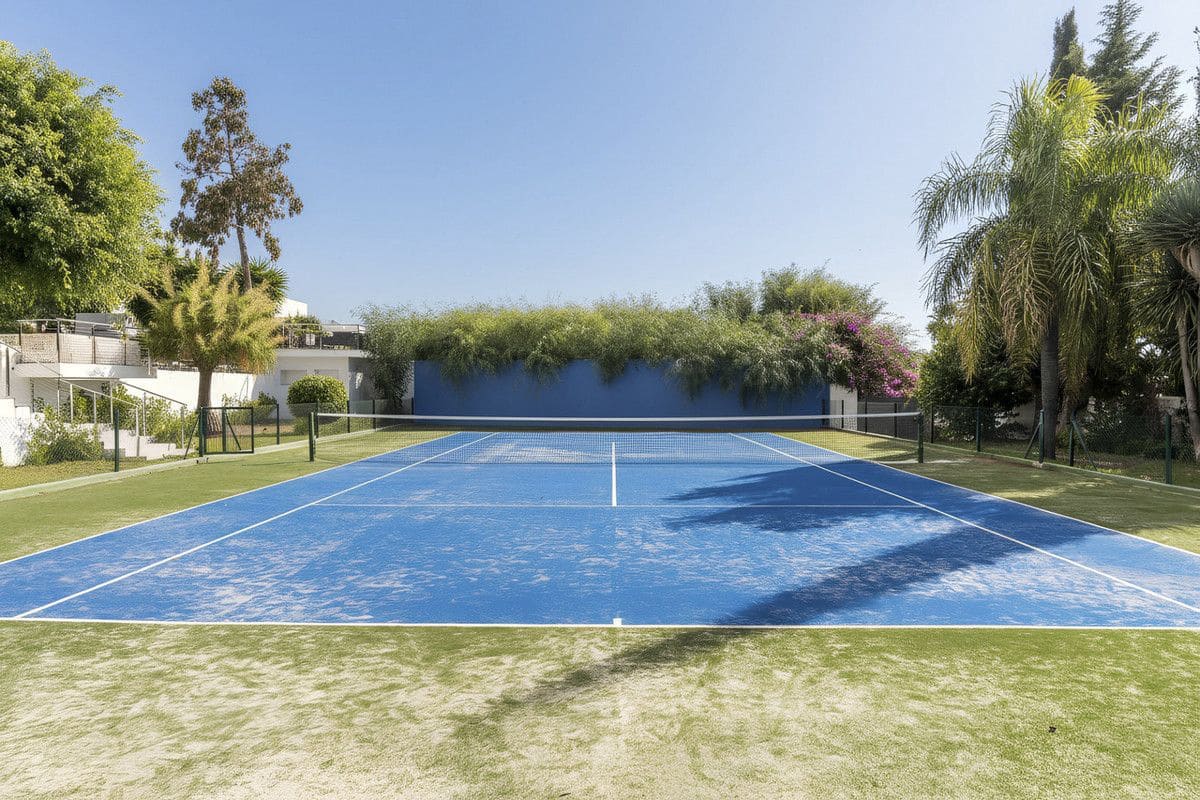 5 sypialnia Willa na sprzedaż w Marbella z basenem garażem - 5 950 000 € (Ref: 9688706)