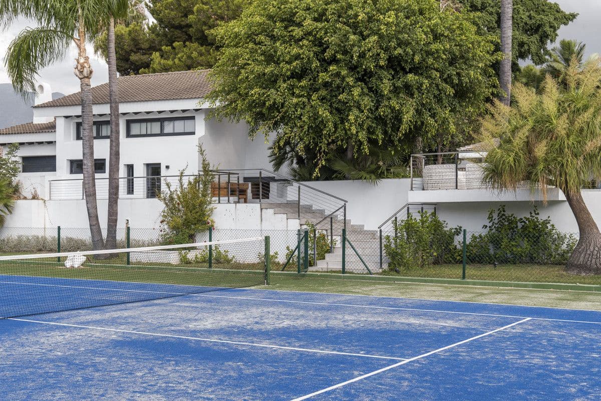 5 sypialnia Willa na sprzedaż w Marbella z basenem garażem - 5 950 000 € (Ref: 9688706)