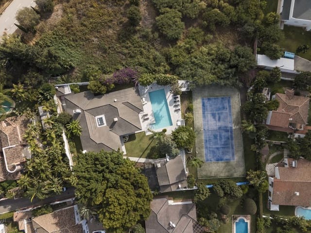 5 sypialnia Willa na sprzedaż w Aloha Golf, Marbella z basenem garażem - 5 950 000 € (Ref: 9688706)