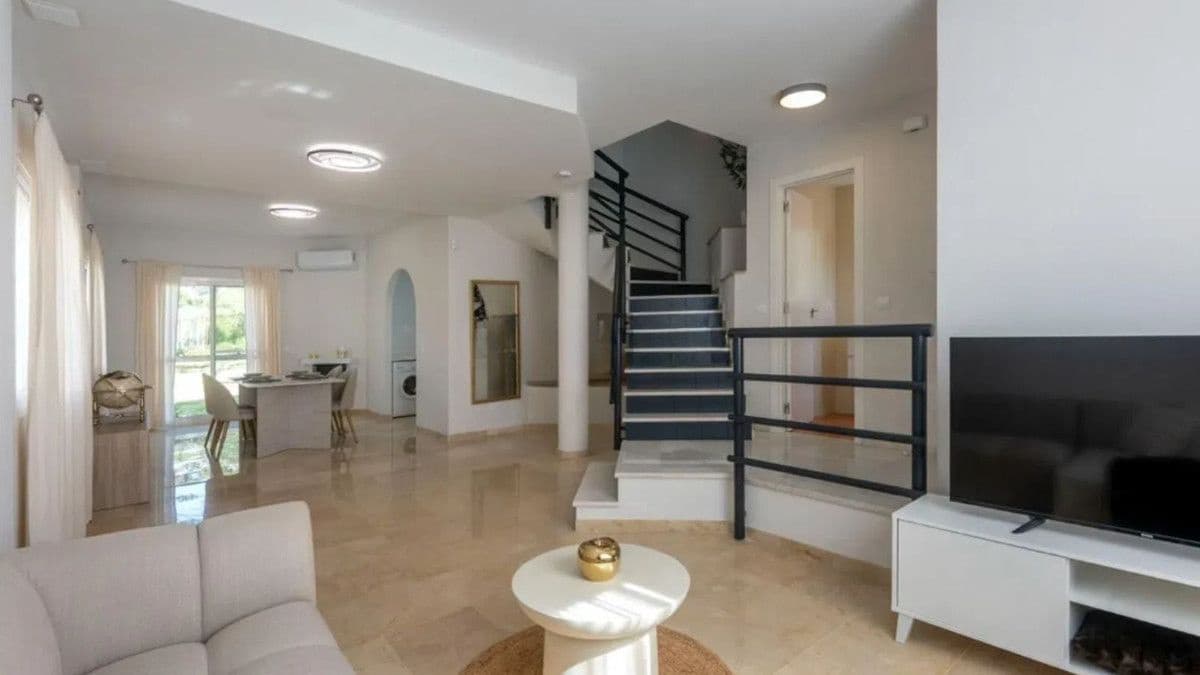 3 soverom Kjedet enebolig til salgs i Marbella med svømmebasseng - € 770 000 (Ref: 9688707)