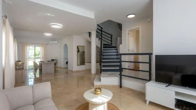 3 soverom Kjedet enebolig til salgs i Aloha Golf, Marbella med svømmebasseng - € 770 000 (Ref: 9688707)