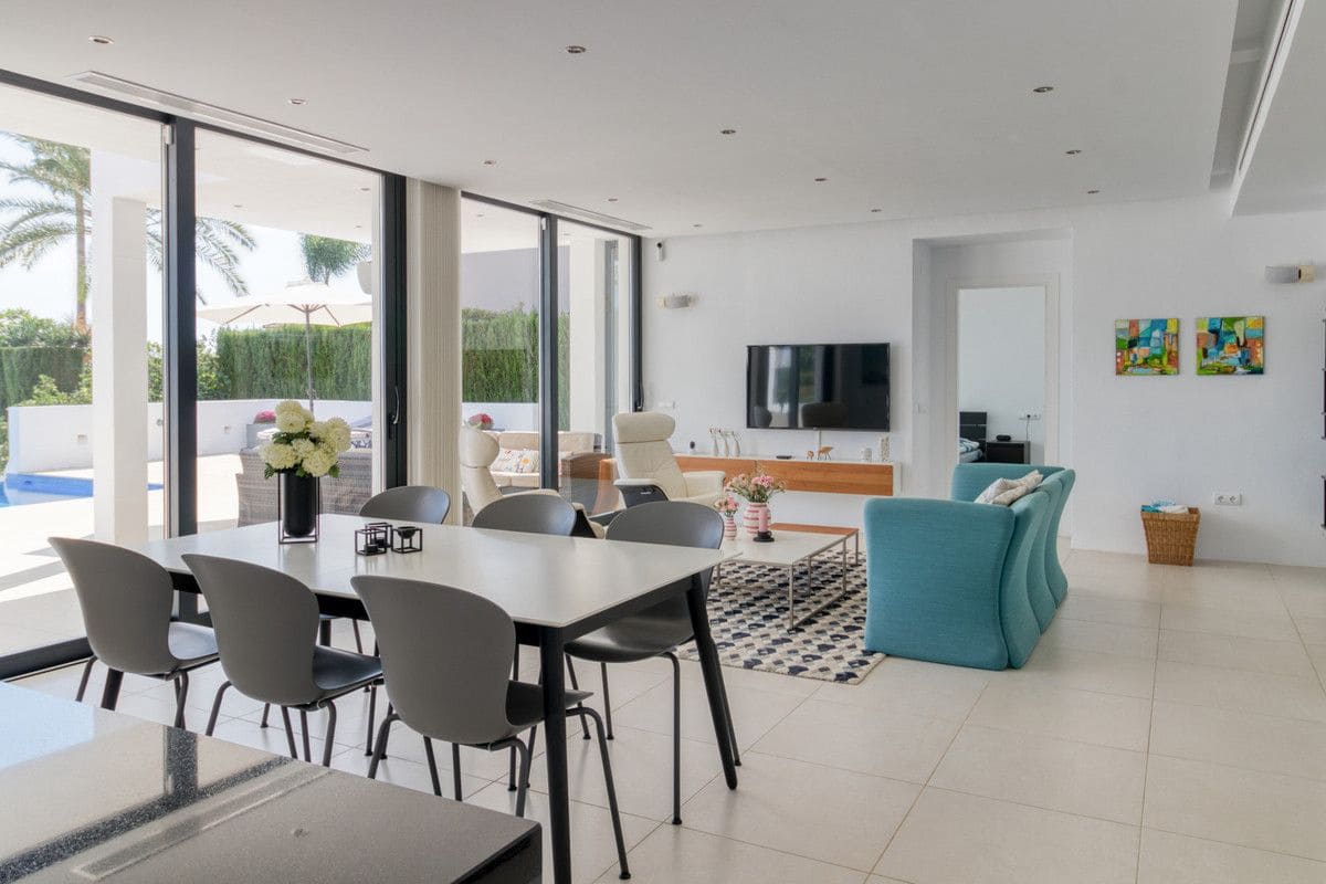 4 sovrum Villa till salu i Mijas med pool garage - 2 395 000 € (Ref: 9688710)