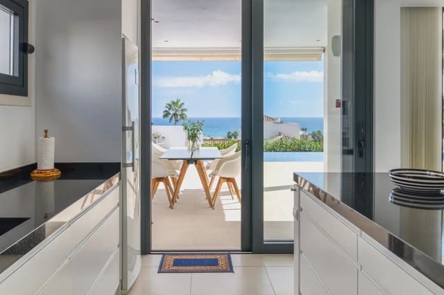 4 soveværelse Villa til salg i La Cala de Mijas, Mijas med swimmingpool garage - € 2.245.000 (Ref: 9688710)