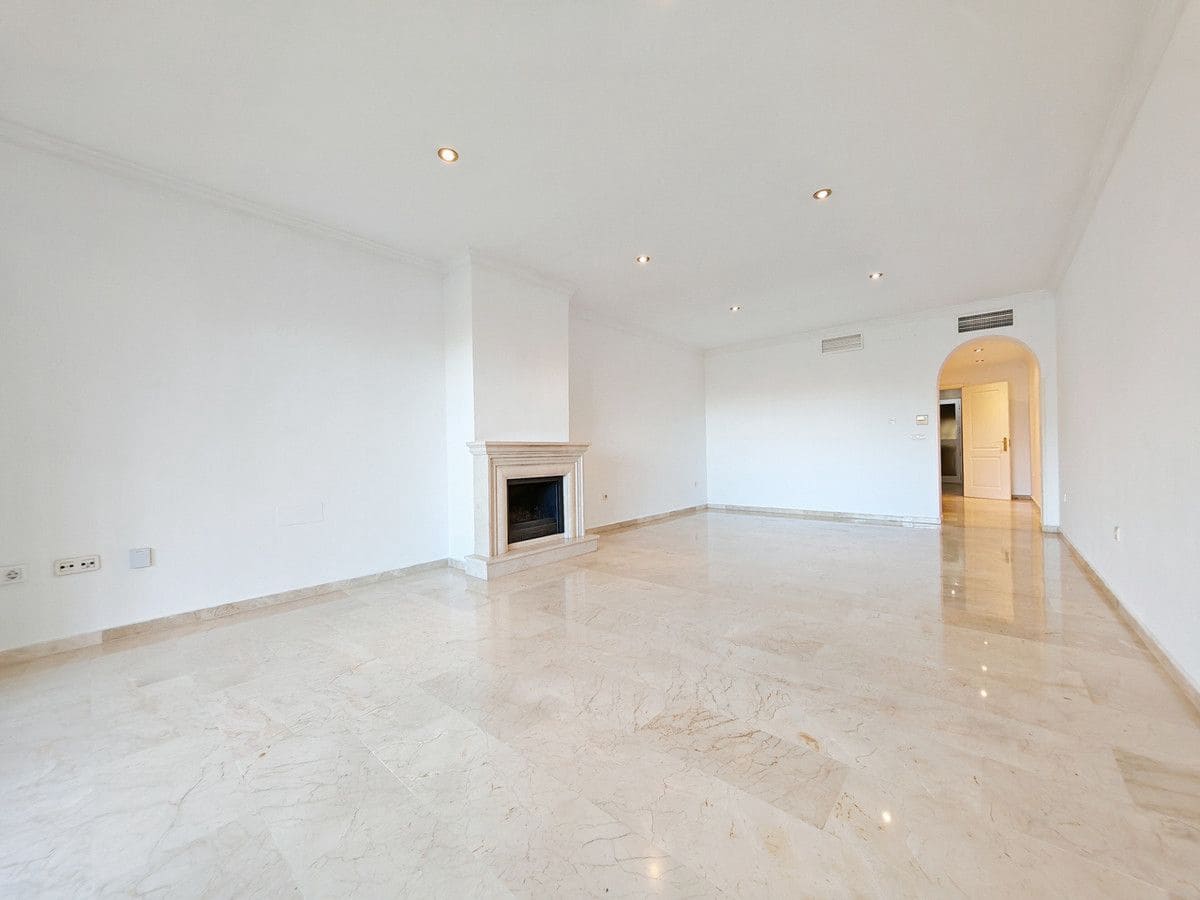 2 soveværelse Lejlighed til salg i Marbella med swimmingpool garage - € 490.000 (Ref: 9688711)