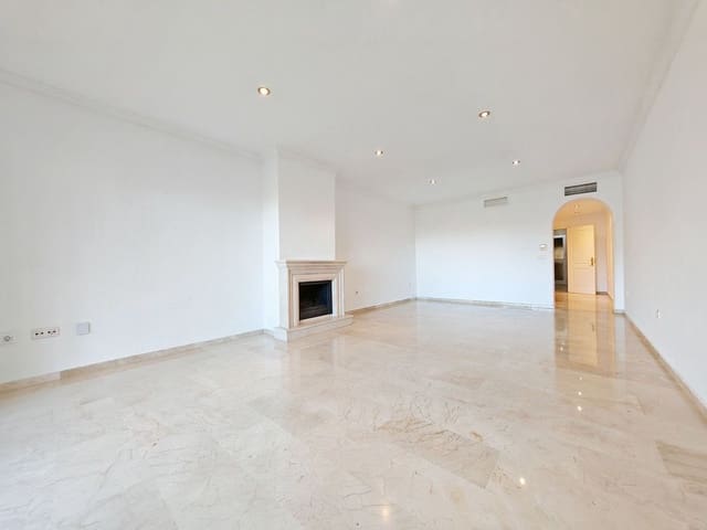 2 soveværelse Lejlighed til salg i Elviria, Marbella med swimmingpool garage - € 490.000 (Ref: 9688711)