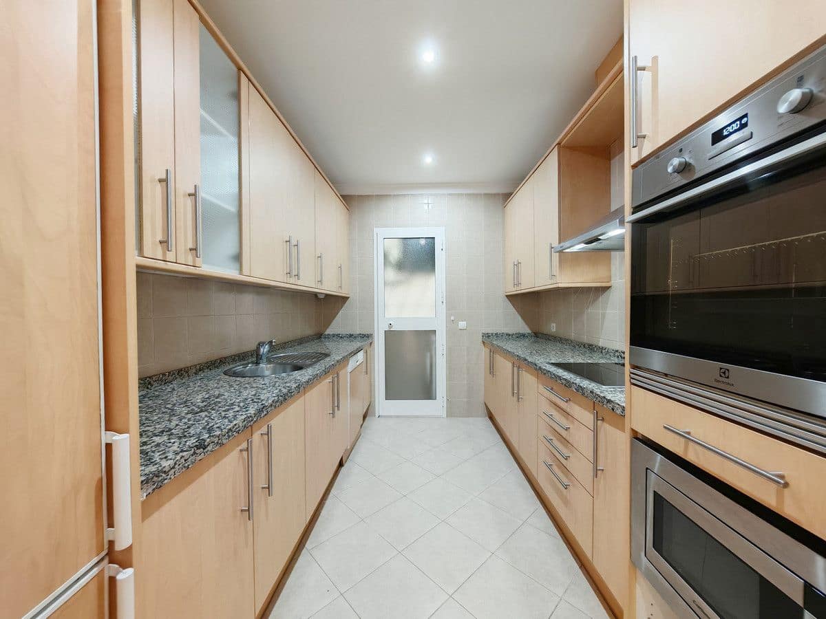 2 soveværelse Lejlighed til salg i Marbella med swimmingpool garage - € 490.000 (Ref: 9688711)