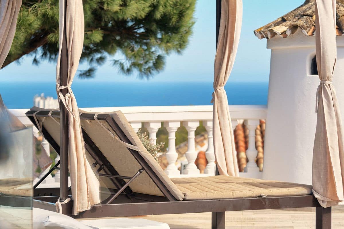 4 bedroom Villa for sale in Mijas with pool garage - € 1,540,000 (Ref: 9688712)