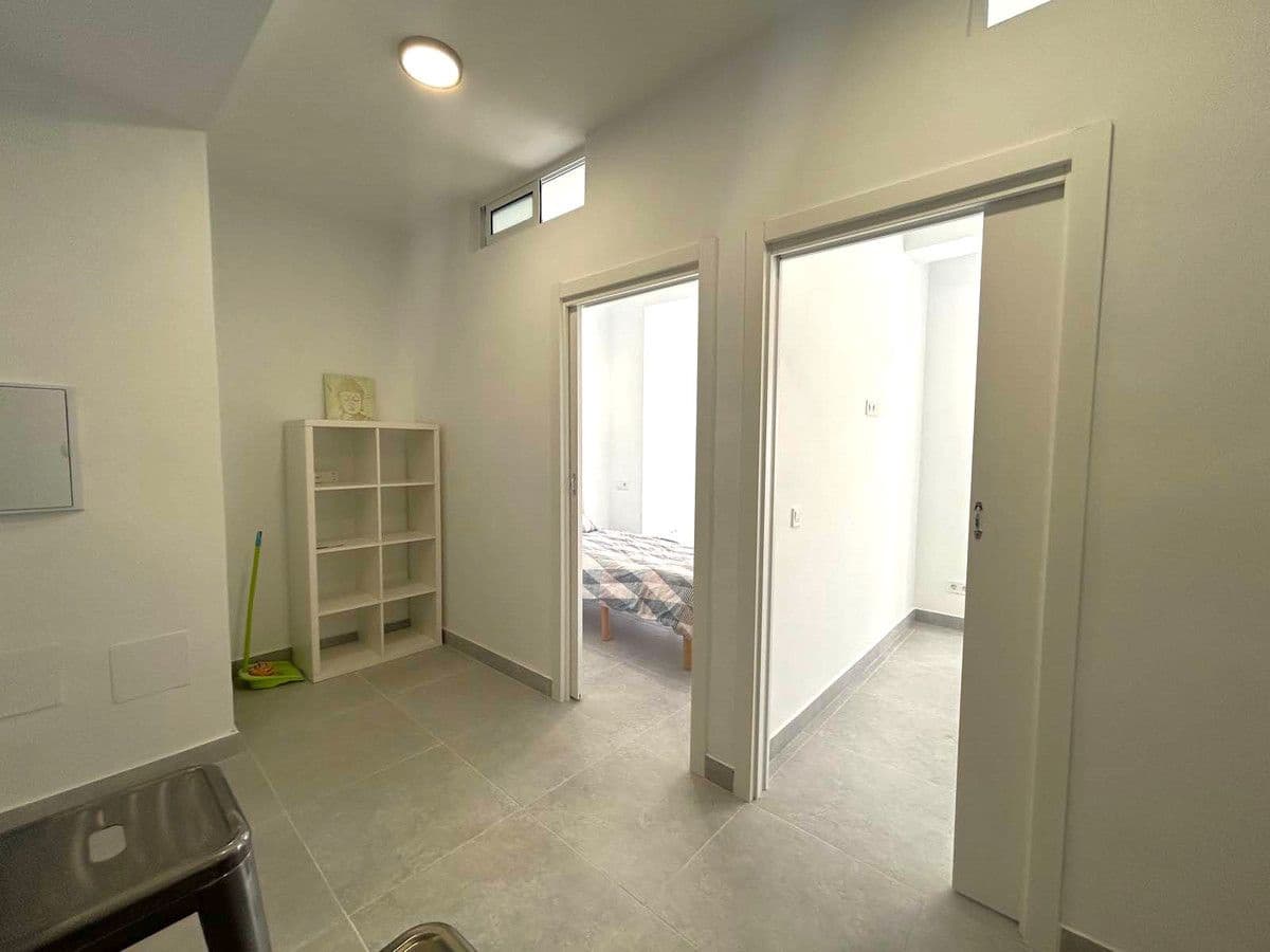 2 bedroom Beach Apartment for sale in Fuengirola - € 230,000 (Ref: 9688713)