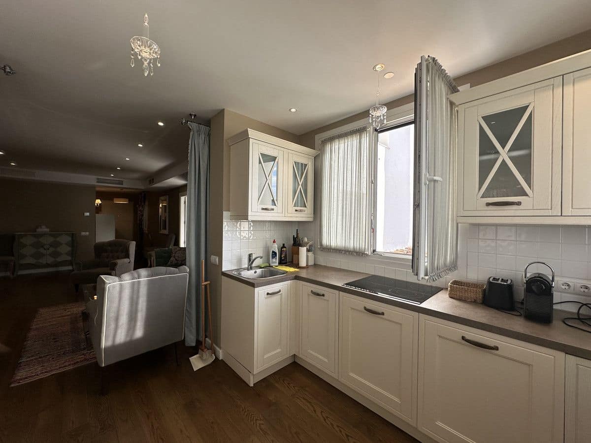 3 sovrum Strandlägenhet till salu i Marbella med pool garage - 1 200 000 € (Ref: 9688716)