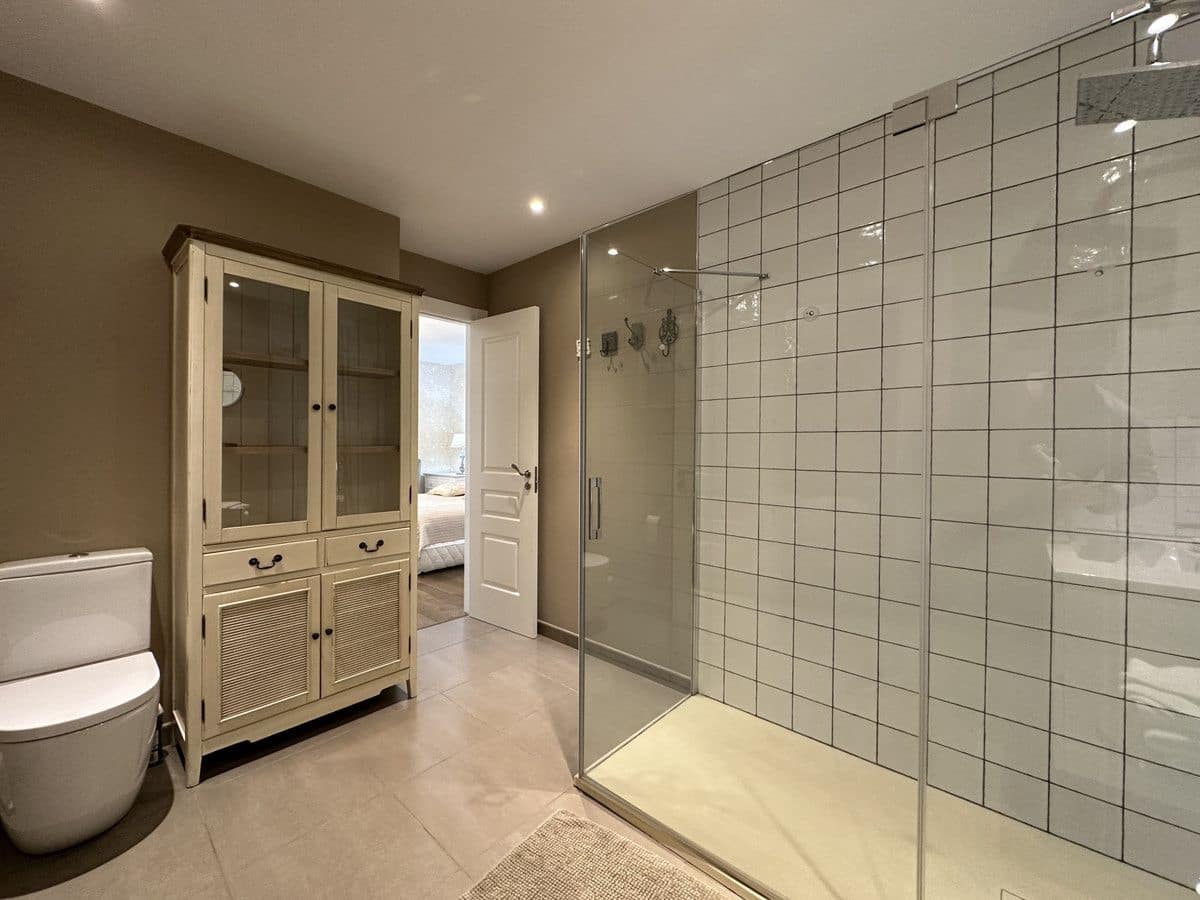 3 sovrum Strandlägenhet till salu i Marbella med pool garage - 1 200 000 € (Ref: 9688716)