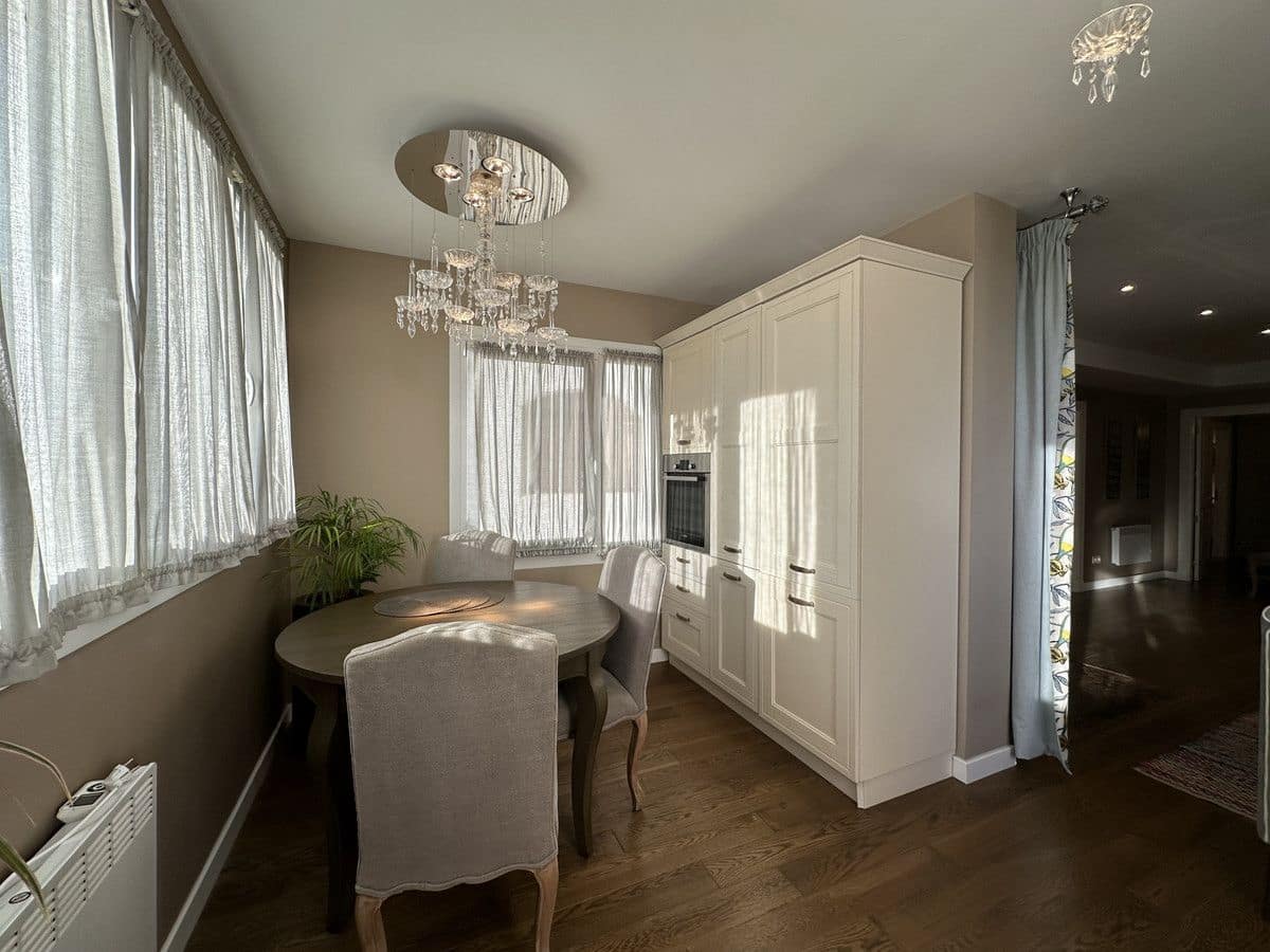 3 sovrum Strandlägenhet till salu i Marbella med pool garage - 1 200 000 € (Ref: 9688716)