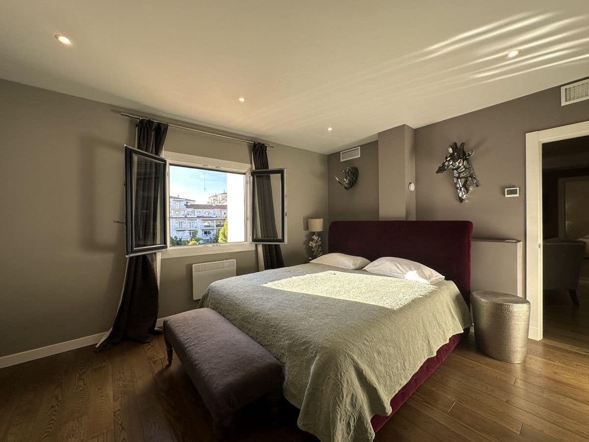 3 sovrum Strandlägenhet till salu i Marbella med pool garage - 1 200 000 € (Ref: 9688716)