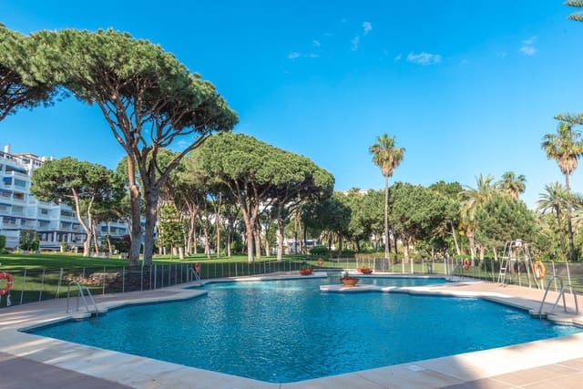 3 sovrum Strandlägenhet till salu i Puerto Banus, Marbella med pool garage - 1 200 000 € (Ref: 9688716)
