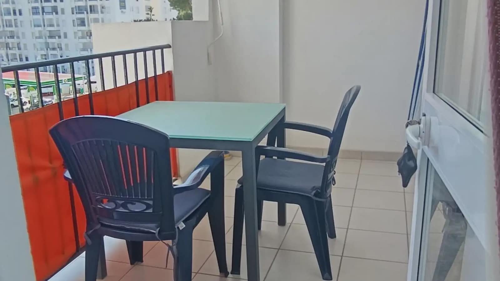 2 bedroom Beach Apartment for sale in Fuengirola with pool garage - € 355,000 (Ref: 9709241)