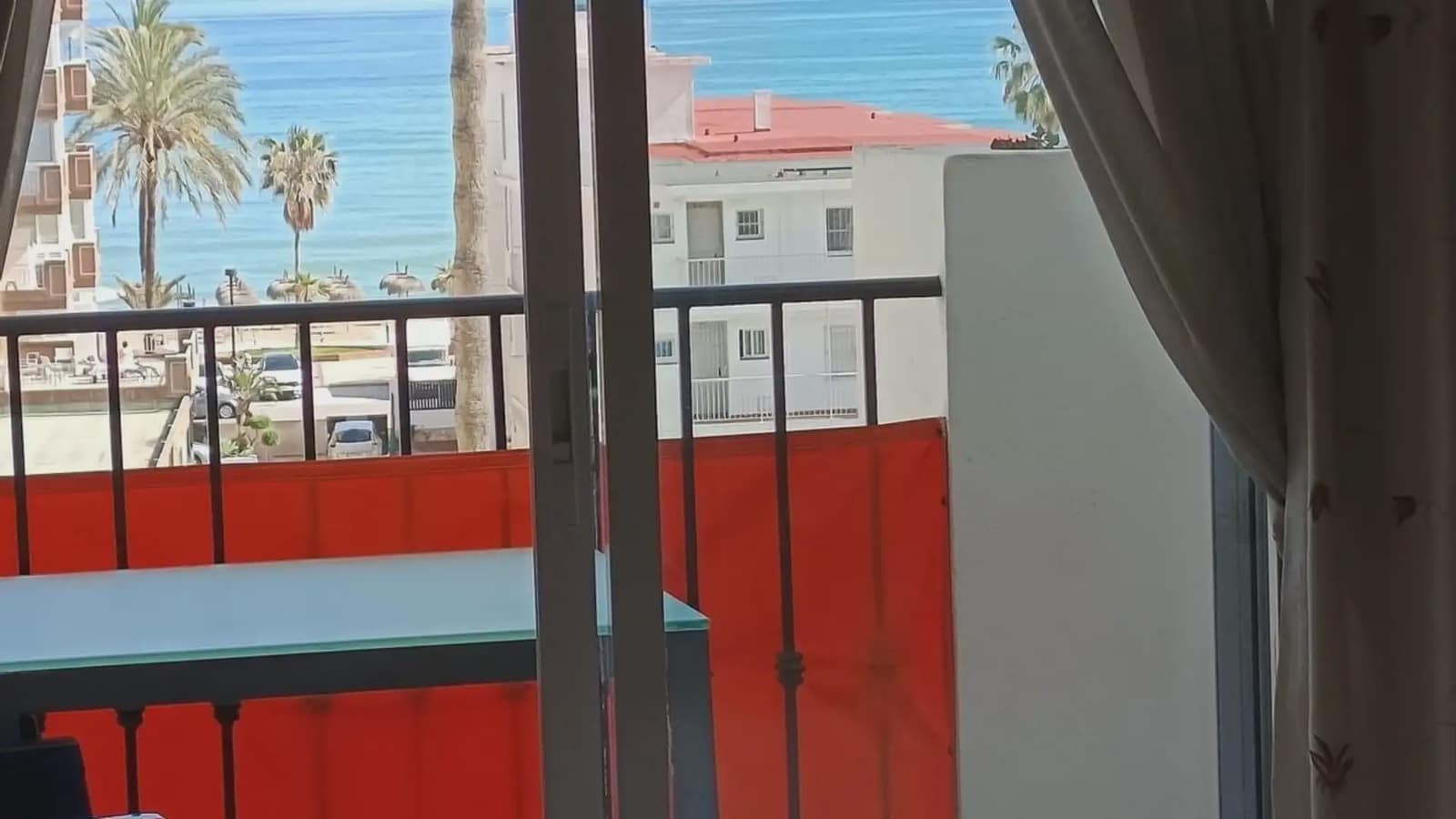 2 bedroom Beach Apartment for sale in Fuengirola with pool garage - € 355,000 (Ref: 9709241)