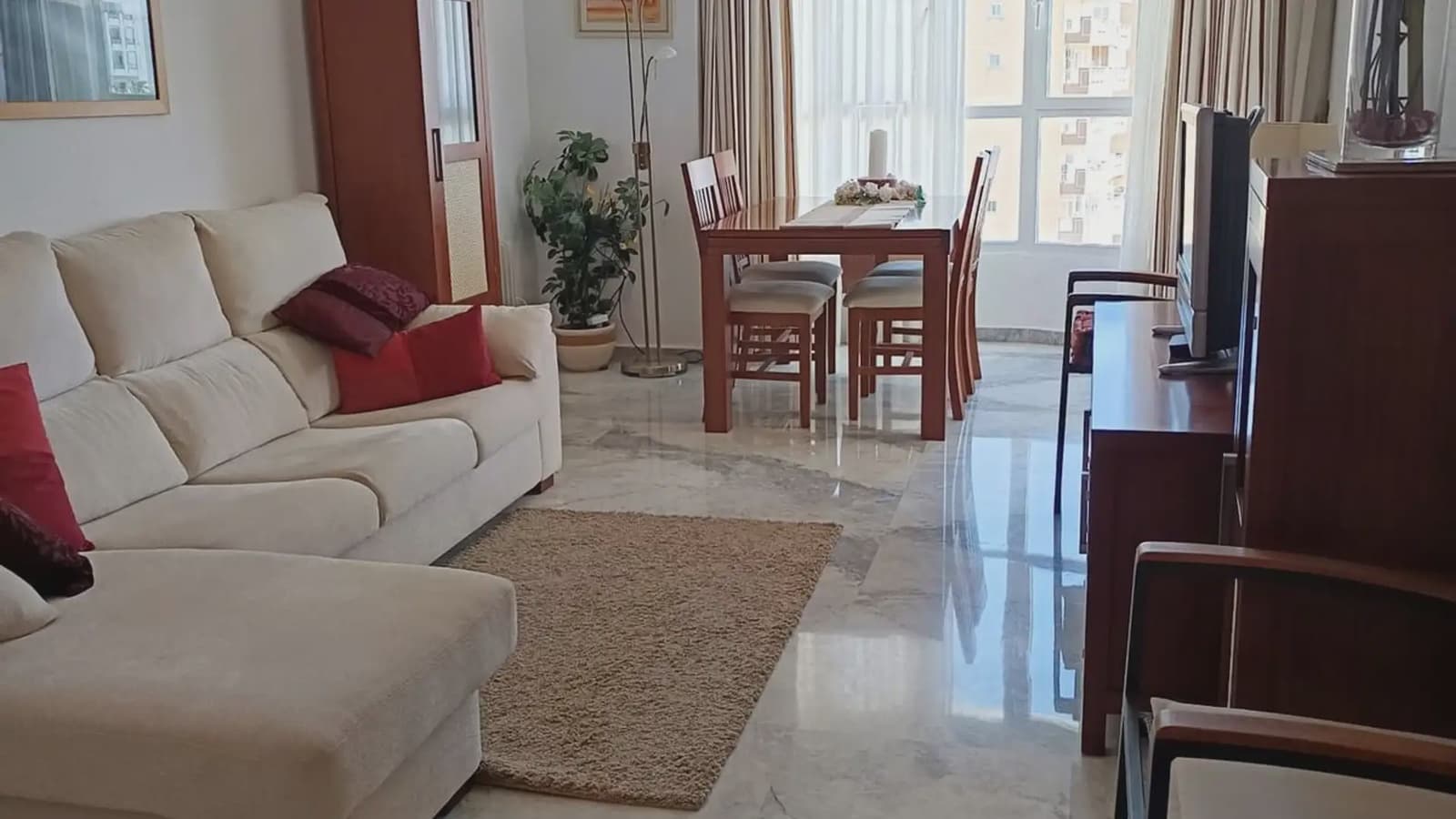 2 bedroom Beach Apartment for sale in Fuengirola with pool garage - € 355,000 (Ref: 9709241)