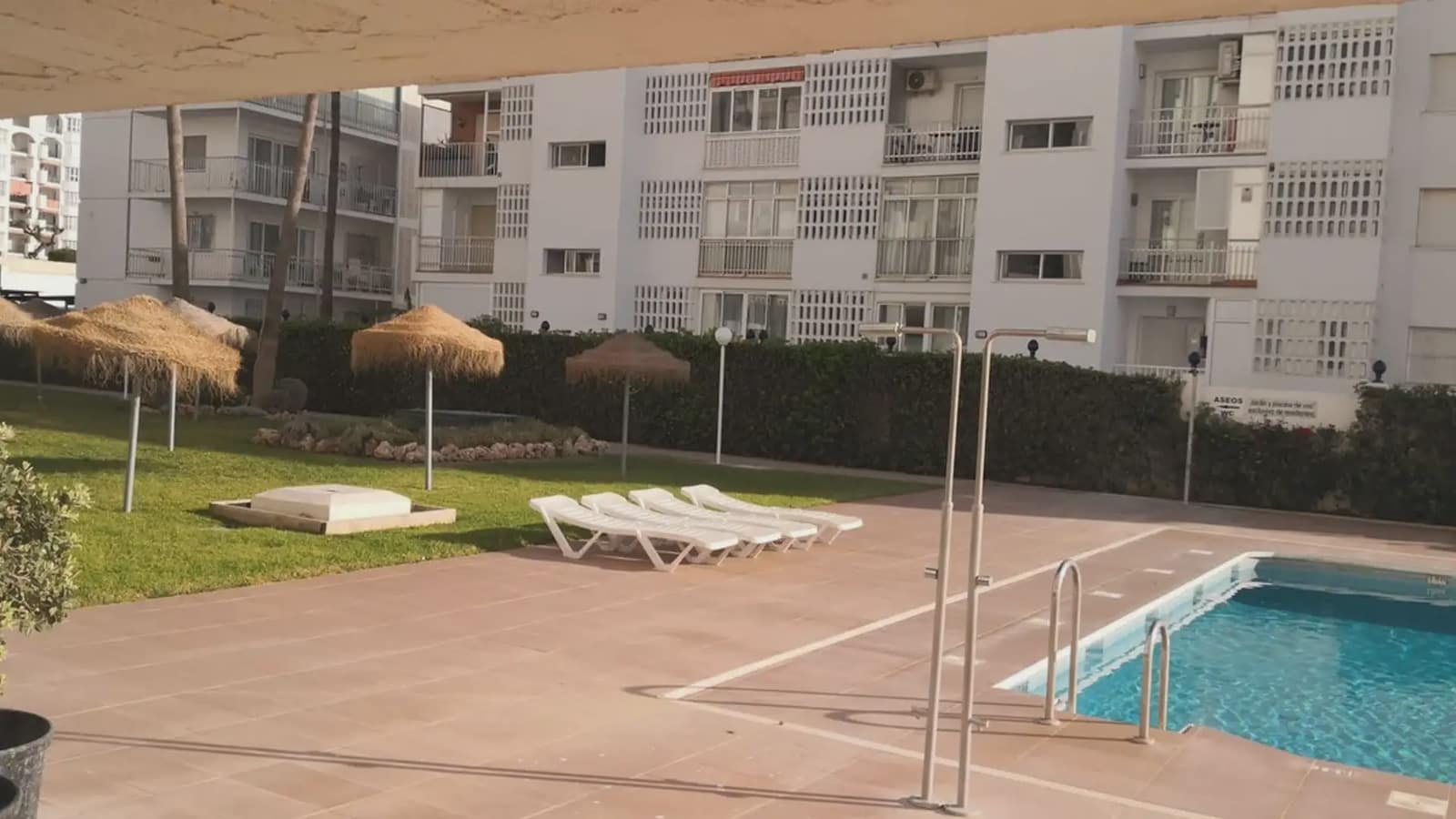 2 slaapkamer Strandappartement te koop in Fuengirola met zwembad garage - € 520.000 (Ref: 9747136)