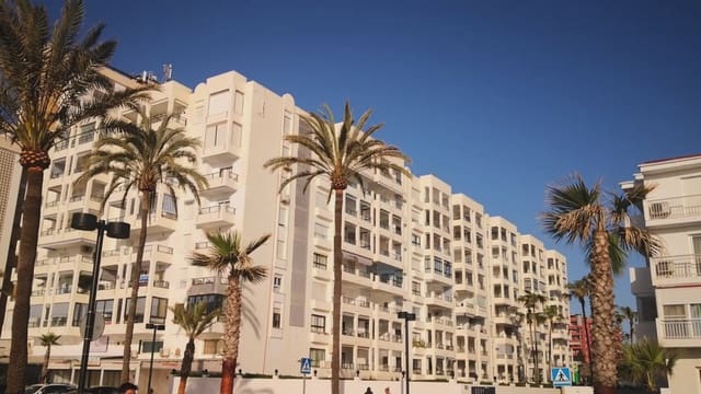 2 slaapkamer Strandappartement te koop in Centro ciudad, Fuengirola met zwembad garage - € 520.000 (Ref: 9747136)