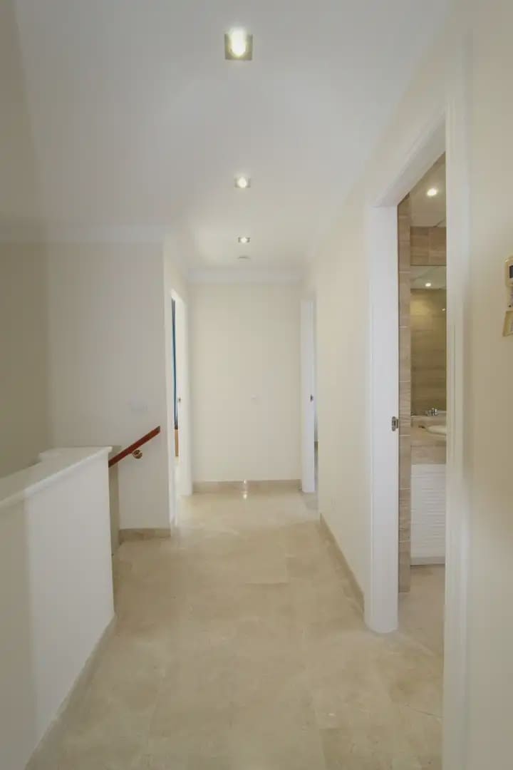 3 makuuhuone Paritalo myytävänä paikassa Marbella mukana uima-altaan 
autotalli - 725 000 € (Ref: 9760047)