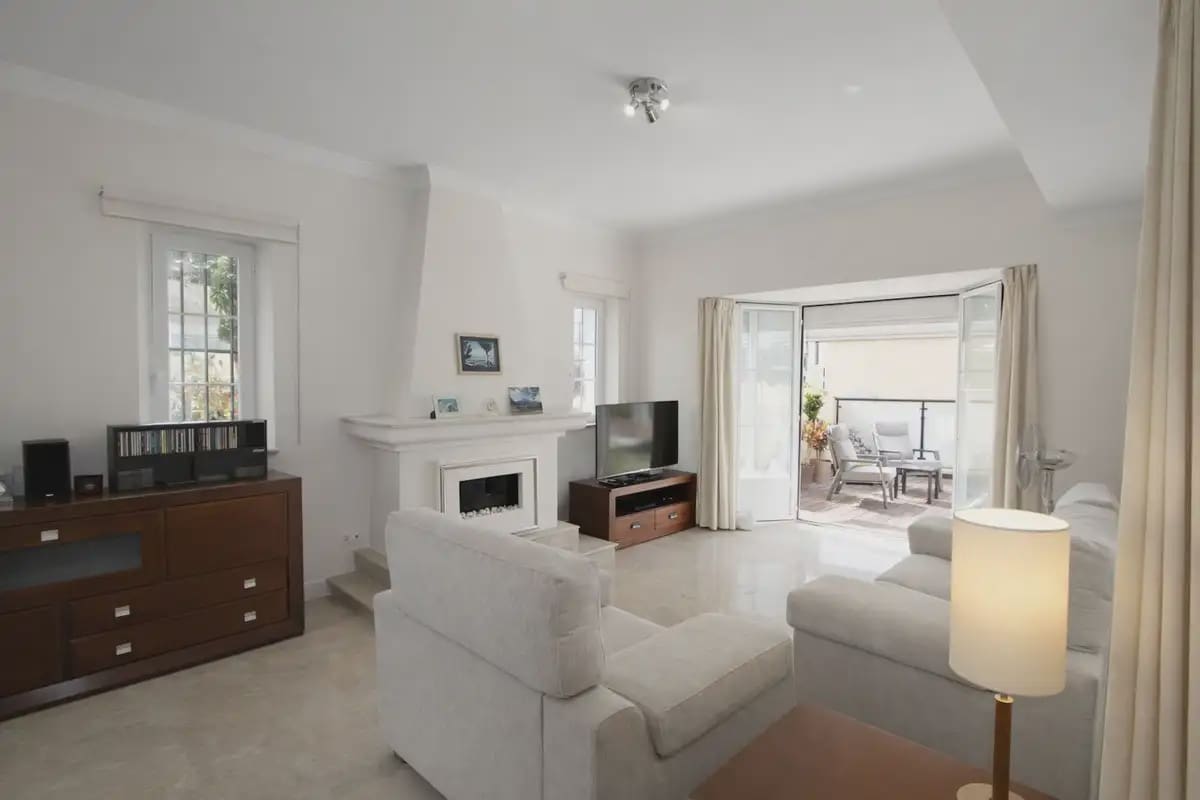 3 makuuhuone Paritalo myytävänä paikassa Marbella mukana uima-altaan 
autotalli - 725 000 € (Ref: 9760047)