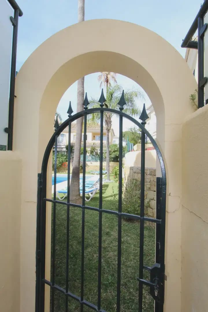 3 makuuhuone Paritalo myytävänä paikassa Marbella mukana uima-altaan 
autotalli - 725 000 € (Ref: 9760047)