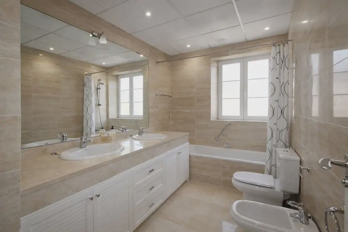 3 makuuhuone Paritalo myytävänä paikassa Marbella mukana uima-altaan 
autotalli - 725 000 € (Ref: 9760047)