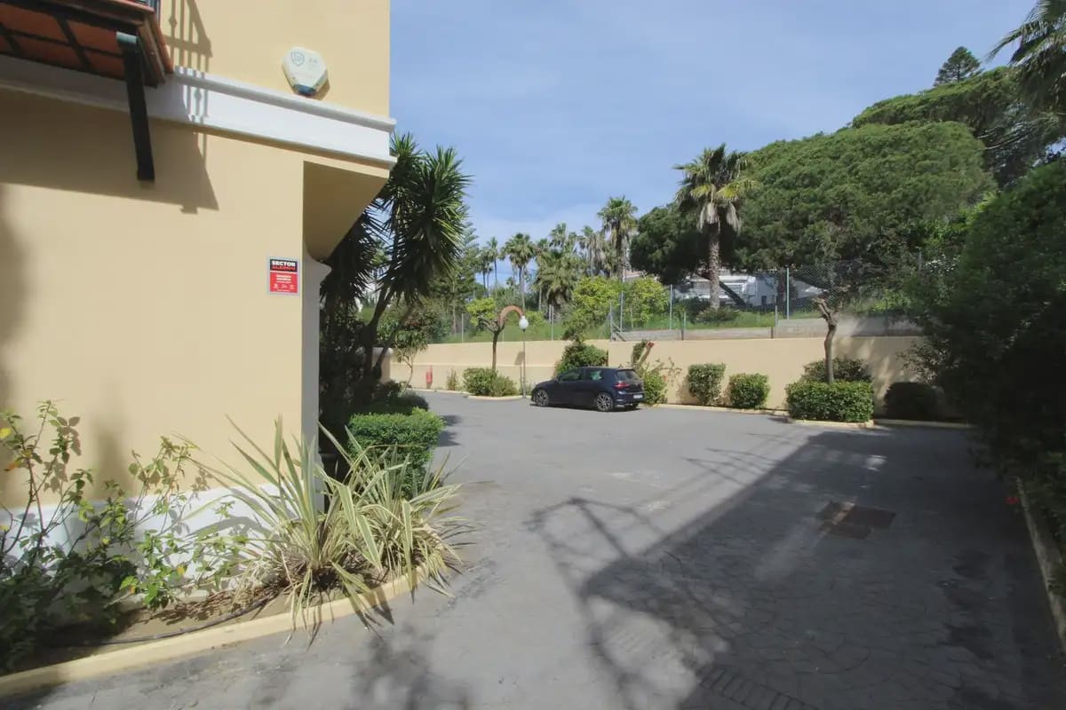 3 makuuhuone Paritalo myytävänä paikassa Marbella mukana uima-altaan 
autotalli - 725 000 € (Ref: 9760047)