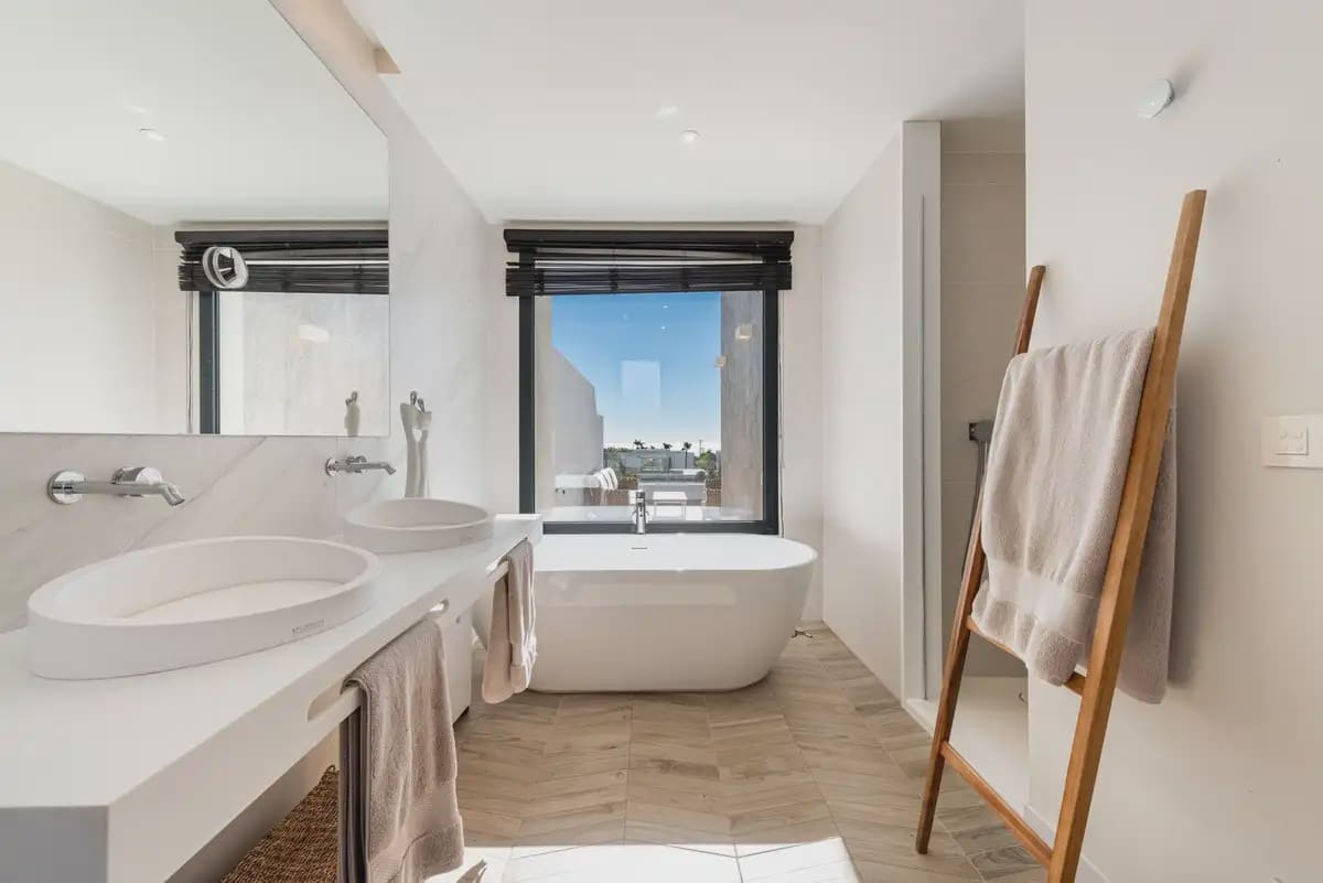 3 bedroom Terraced Villa for sale in Marbella with pool garage - € 1,395,000 (Ref: 9760052)