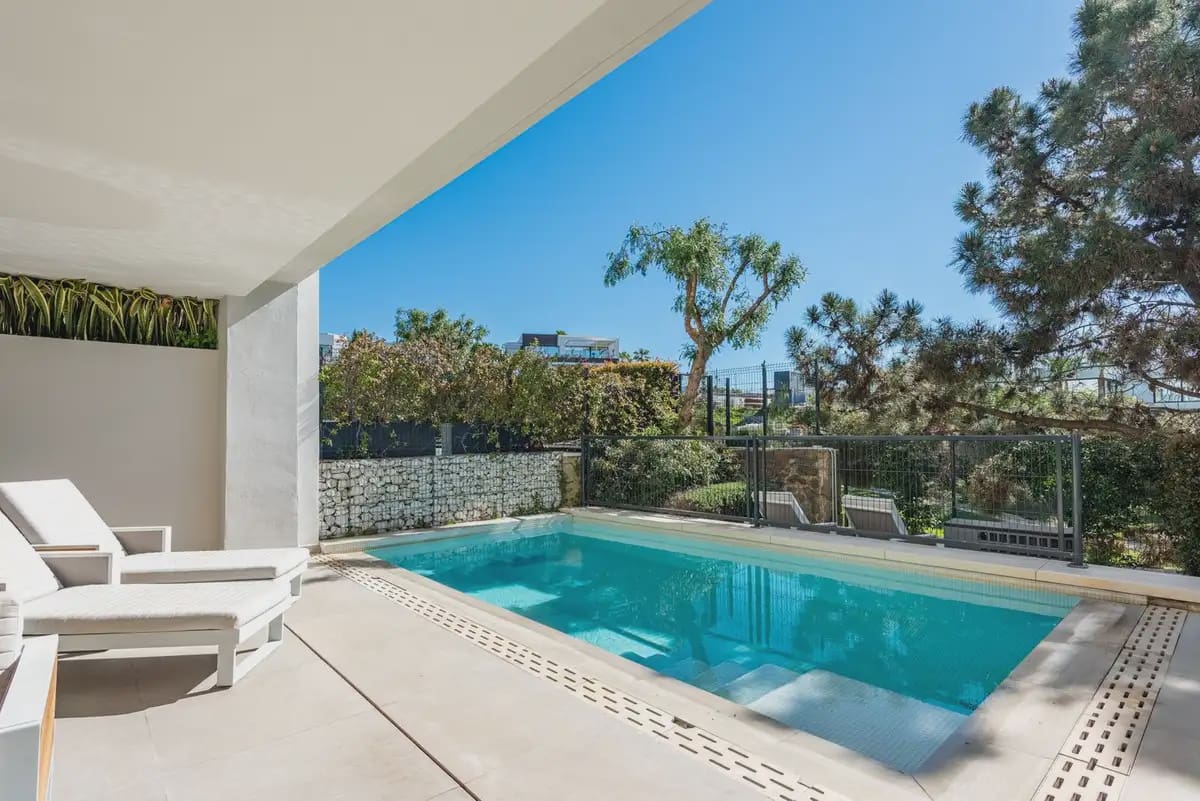 3 bedroom Terraced Villa for sale in Marbella with pool garage - € 1,395,000 (Ref: 9760052)