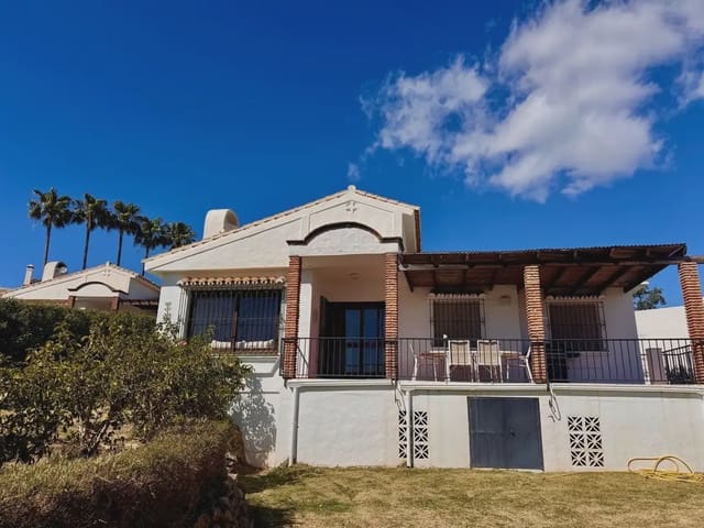 3 sypialnia Willa na sprzedaż w Calahonda, Mijas z basenem garażem - 650 000 € (Ref: 9760053)