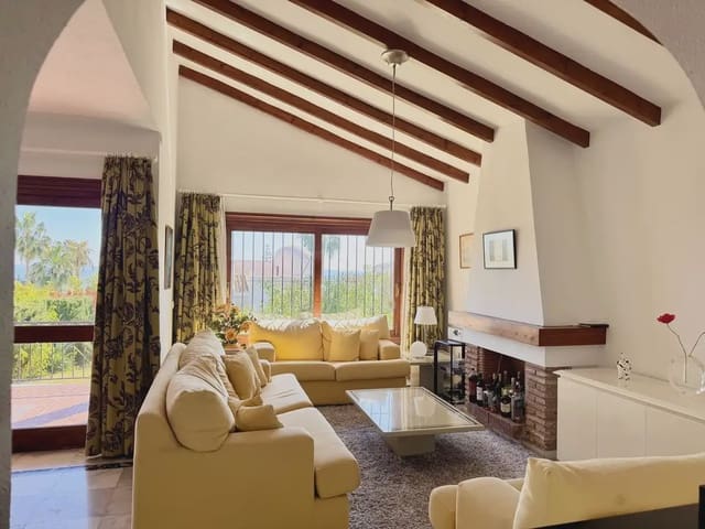 3 sypialnia Willa na sprzedaż w Calahonda, Mijas z basenem garażem - 650 000 € (Ref: 9760053)