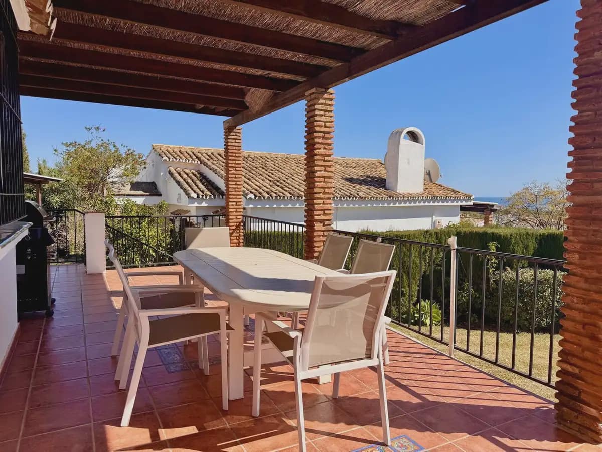 3 sypialnia Willa na sprzedaż w Mijas z basenem garażem - 650 000 € (Ref: 9760053)