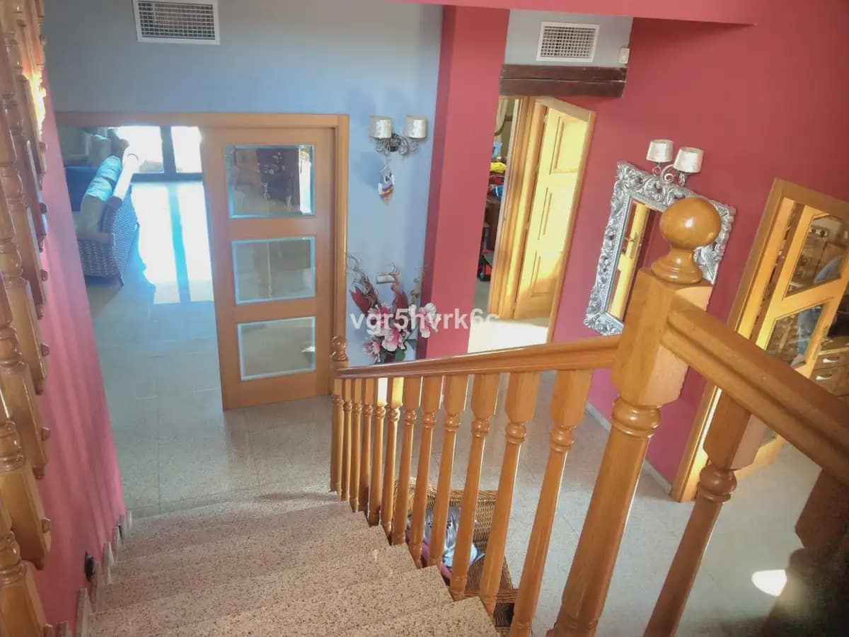 4 bedroom Villa for sale in Mijas with pool garage - € 995,000 (Ref: 9760059)