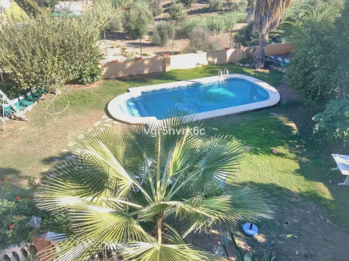 4 bedroom Villa for sale in Mijas with pool garage - € 995,000 (Ref: 9760059)