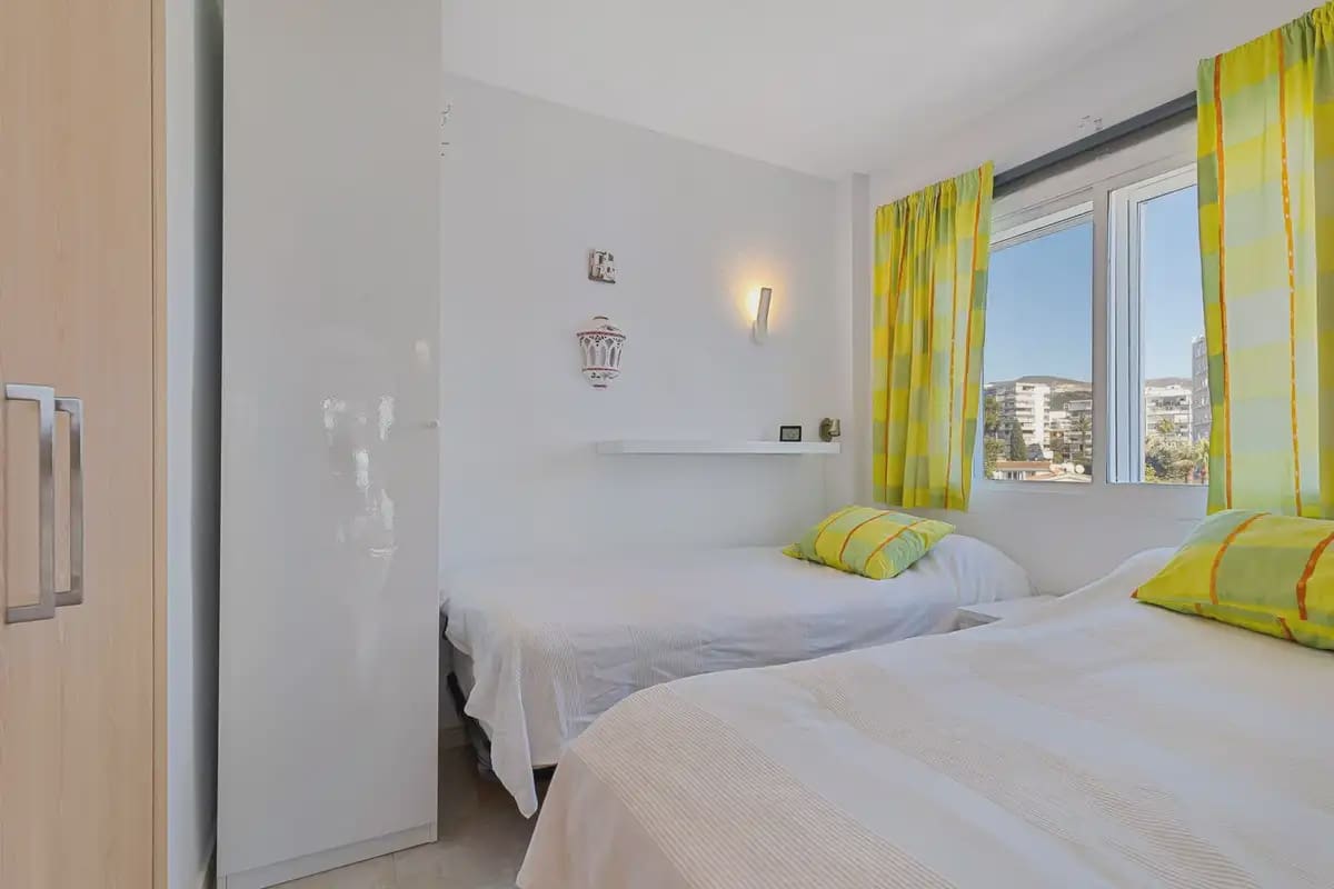 1 Zimmer Strandapartment zu verkaufen in Benalmadena mit Pool - 245.000 € (Ref: 9760061)