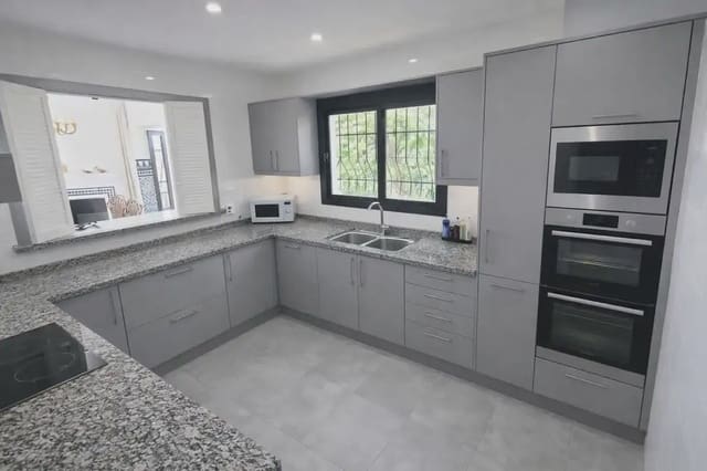 4 slaapkamer Villa te koop in Centro, Mijas met zwembad garage - € 1.150.000 (Ref: 9760063)