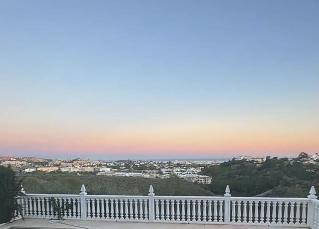 4 slaapkamer Villa te koop in Centro, Mijas met zwembad garage - € 1.150.000 (Ref: 9760063)