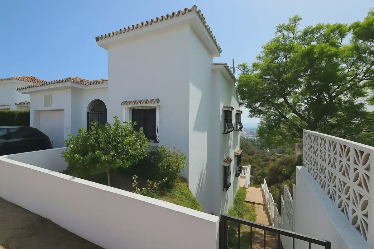 Chalet de 4 habitaciones en Mijas en venta con piscina garaje - 1.150.000 € (Ref: 9760063)