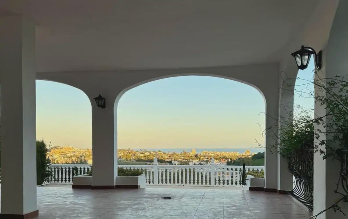 Chalet de 4 habitaciones en Mijas en venta con piscina garaje - 1.150.000 € (Ref: 9760063)