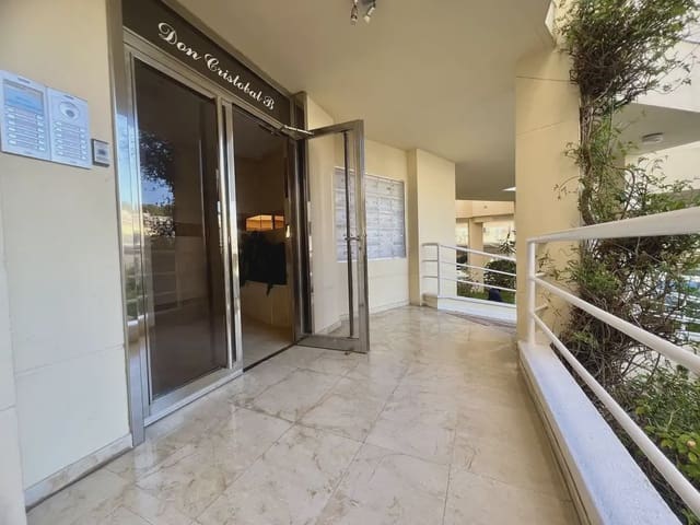 3 soveværelse Strandlejlighed til salg i Torremolinos med swimmingpool garage - € 405.000 (Ref: 9760064)