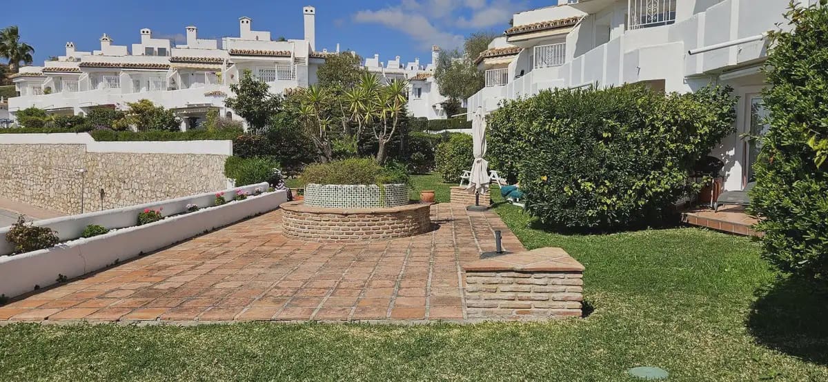 2 soveværelse Byhus til salg i Mijas med swimmingpool garage - € 549.000 (Ref: 9760067)