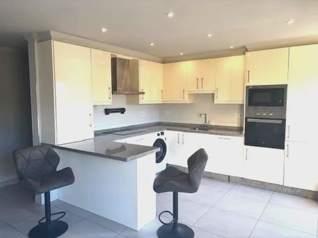 4 sypialnia Penthouse na sprzedaż w Marbesa, Marbella z basenem garażem - 975 000 € (Ref: 9760069)