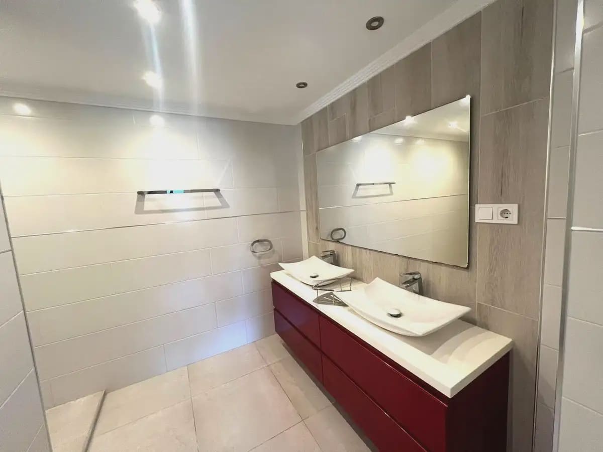 4 sypialnia Penthouse na sprzedaż w Marbella z basenem garażem - 975 000 € (Ref: 9760069)