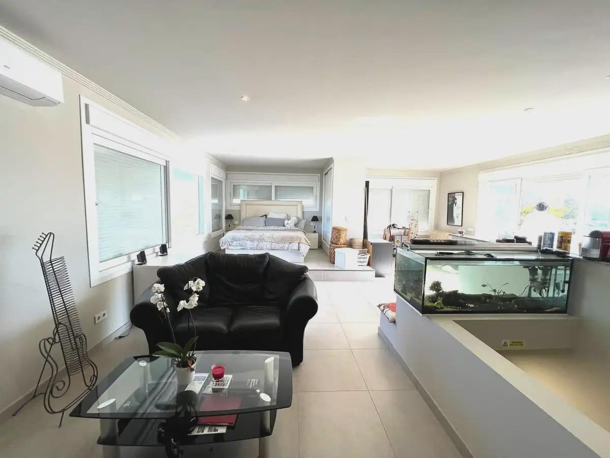 4 sypialnia Penthouse na sprzedaż w Marbella z basenem garażem - 975 000 € (Ref: 9760069)