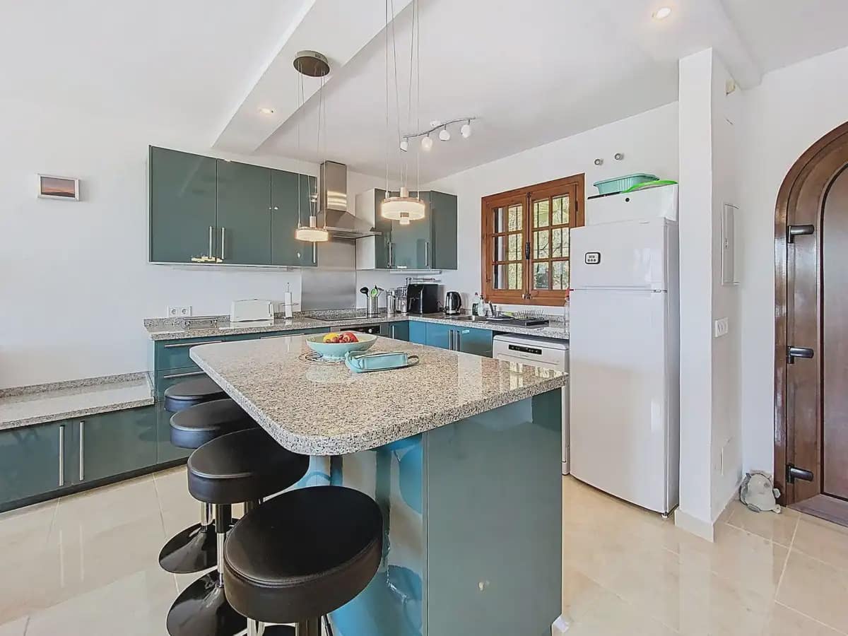 2 soveværelse Semi-Rækkehus til salg i Mijas med swimmingpool garage - € 385.000 (Ref: 9760070)