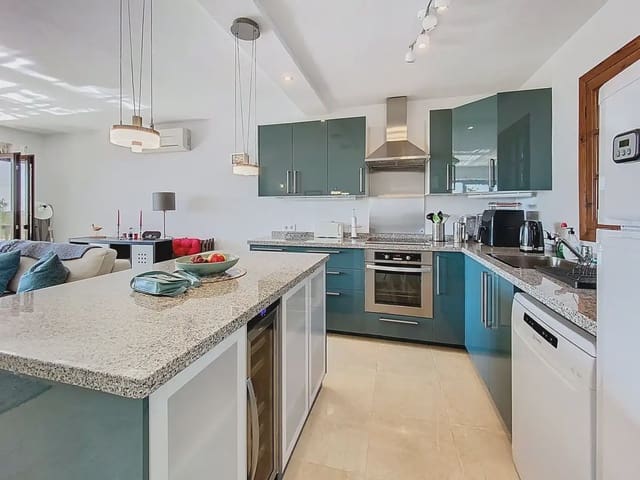 2 soveværelse Semi-Rækkehus til salg i Mijas pueblo, Mijas med swimmingpool garage - € 385.000 (Ref: 9760070)