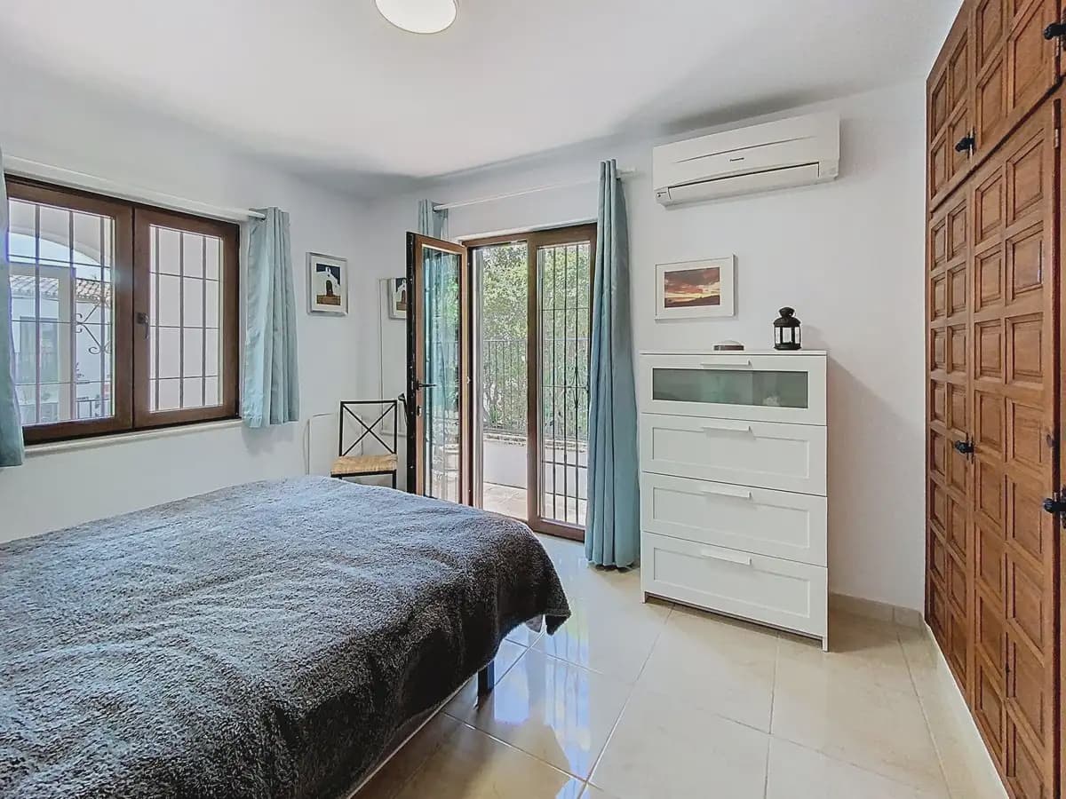 2 soveværelse Semi-Rækkehus til salg i Mijas med swimmingpool garage - € 385.000 (Ref: 9760070)