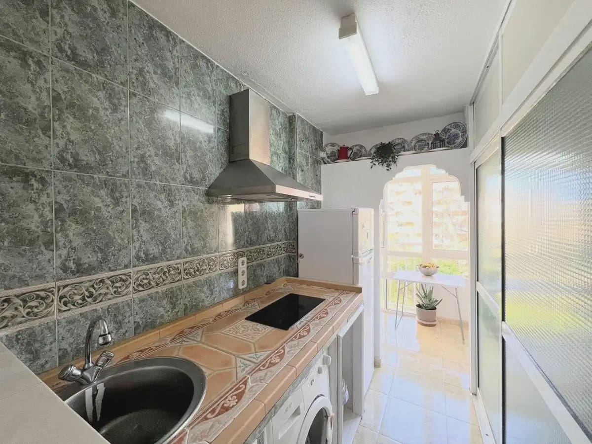 1 soveværelse Lejlighed til salg i Benalmadena med swimmingpool - € 185.000 (Ref: 9760072)